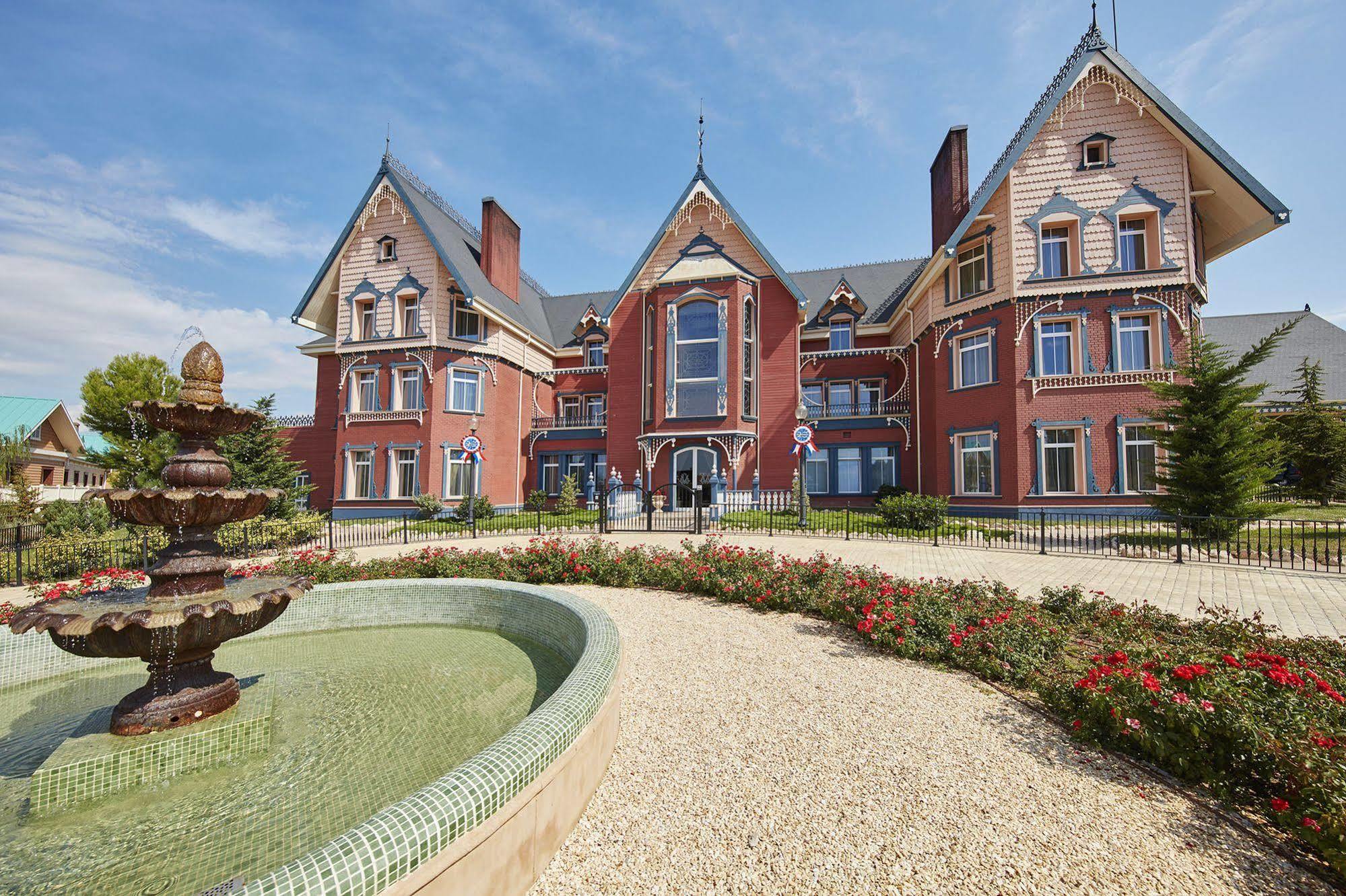 Portaventura Hotel Lucy'S Mansion - Includes Unlimited Access & Express Wristband To Portaventura Park & Ferrari Land Salou Ngoại thất bức ảnh